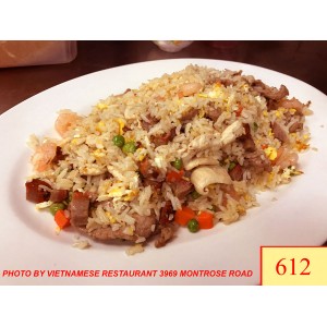 612. CƠM CHIÊN THẬP CẨM - ASSORTED MEAT FRIED RICE ( SHRIMP, CHICKEN BREAST, BEEF, BBQ PORK, PEAS, CARROTS & EGG)